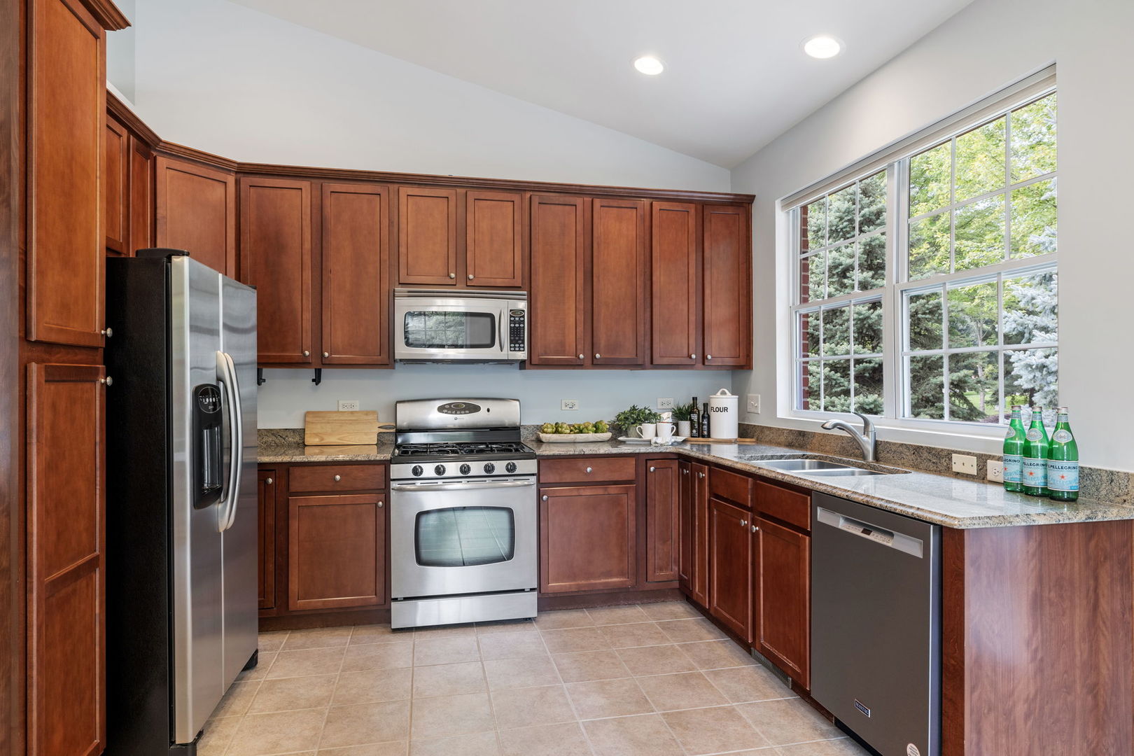 2801 Bond Circle, Naperville, IL 60563