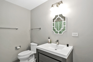 21 W Chestnut Street #1202, Chicago, IL 60610