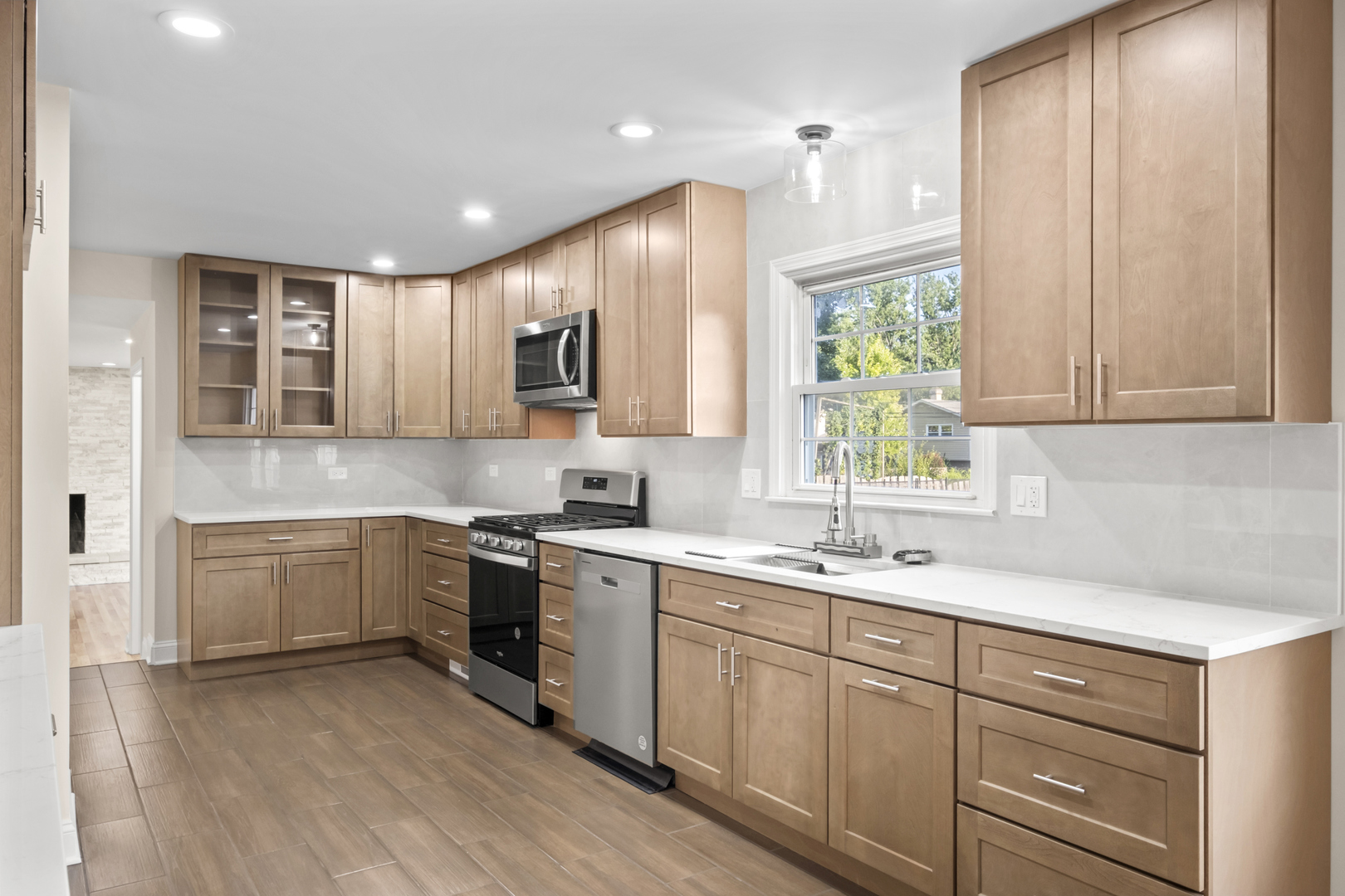 1813 E Wood Lane, Mount Prospect, IL 60056