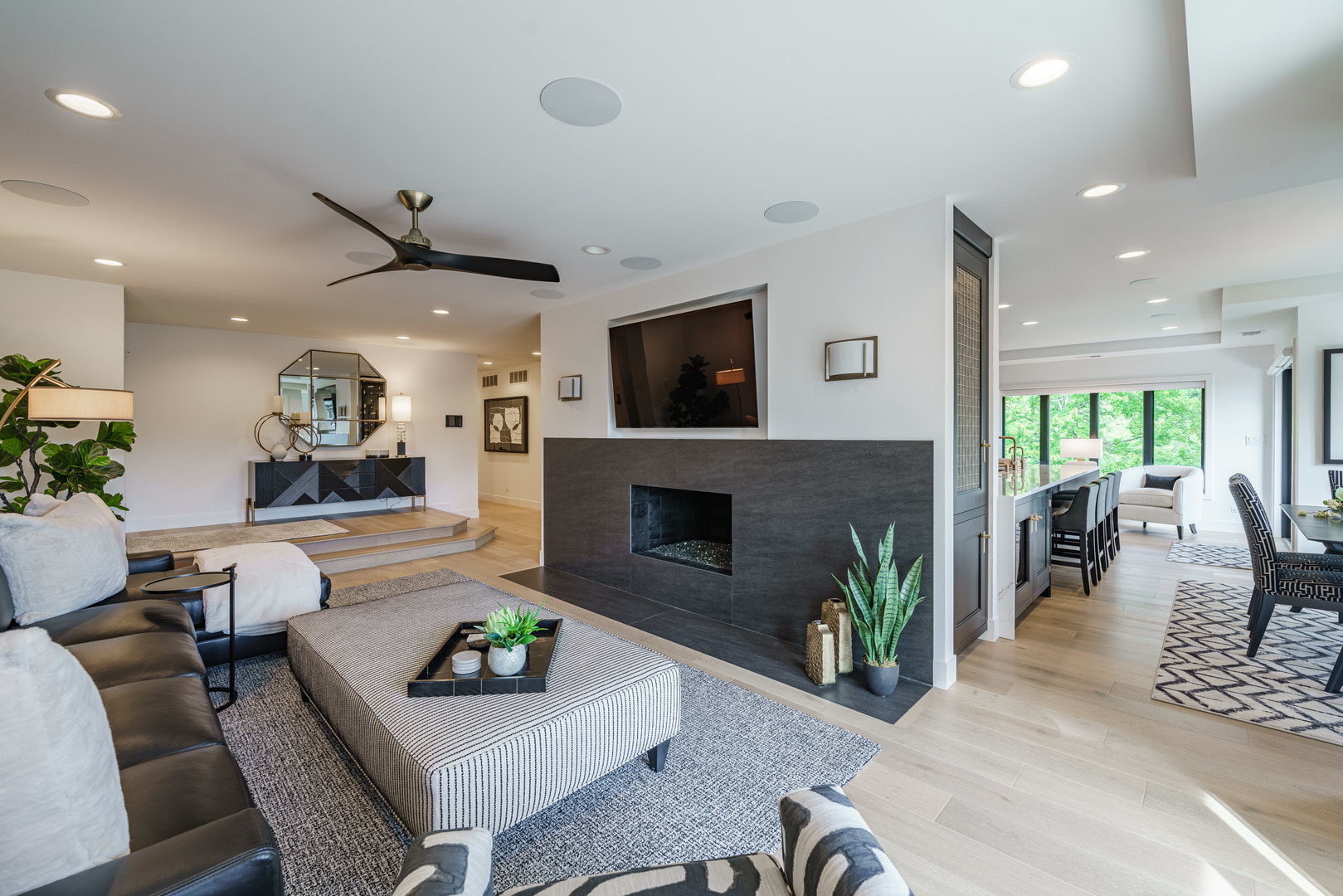 3 Oak Brook Club Drive #E307, Oak Brook, IL 60523