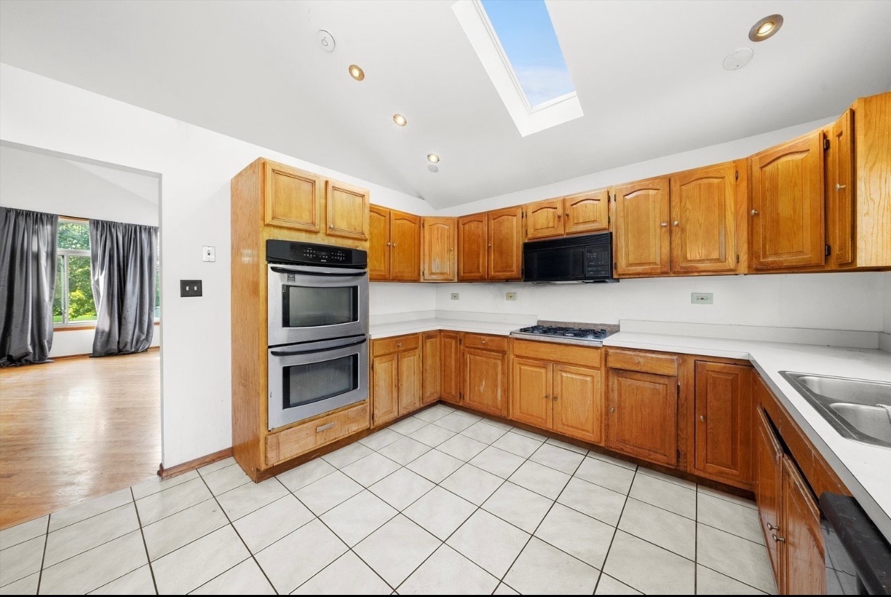 255 Central Avenue, Matteson, IL 60443