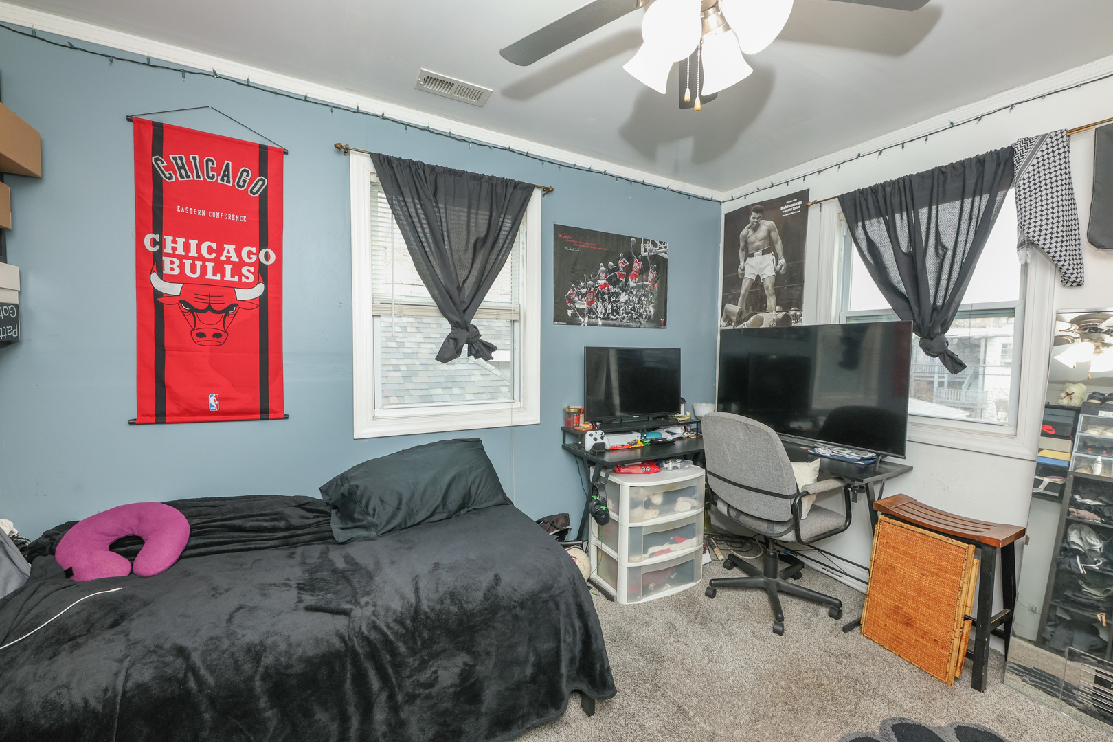 5351 N Kimball Avenue, Chicago, IL 60625