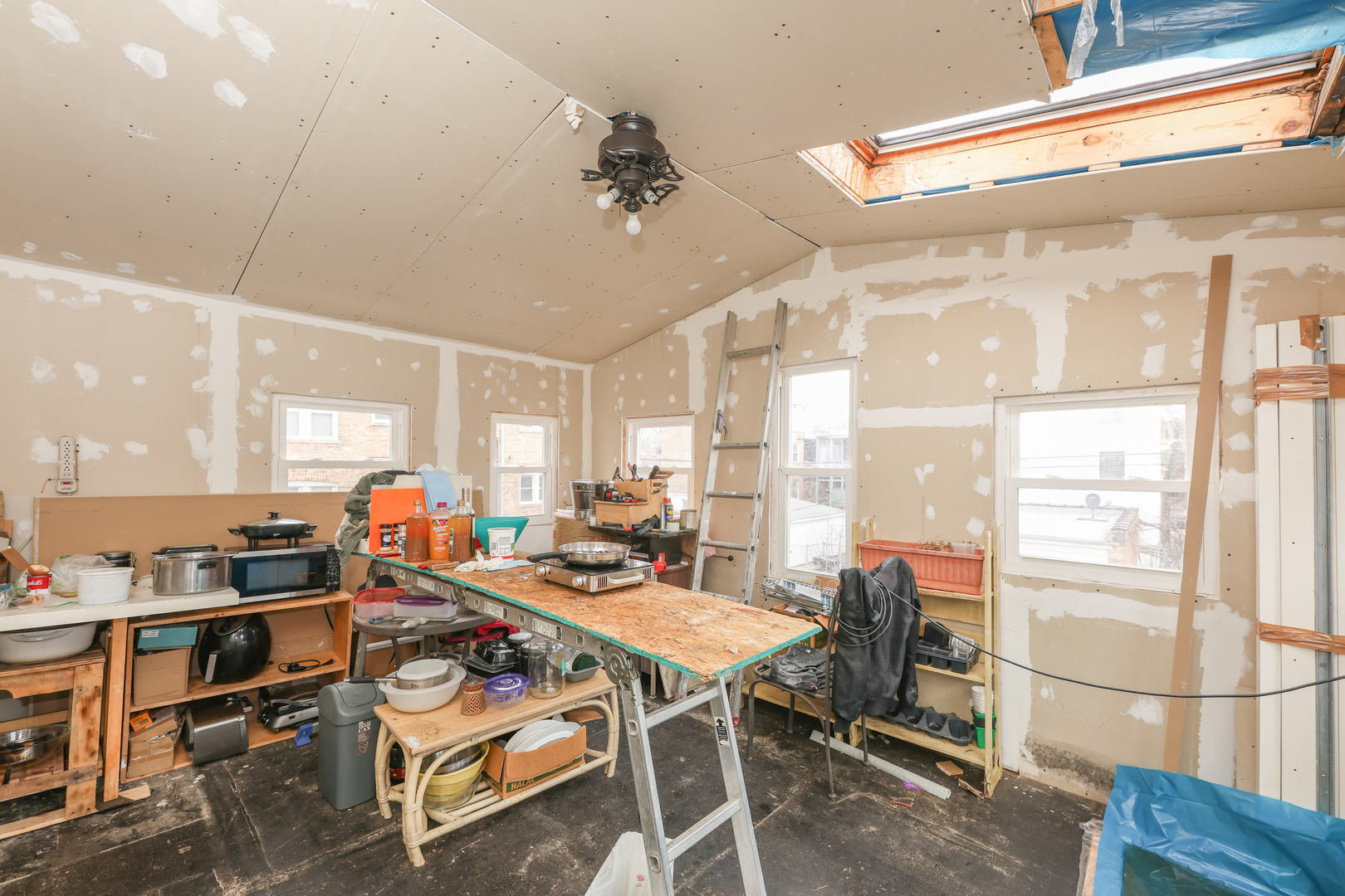 5351 N Kimball Avenue, Chicago, IL 60625