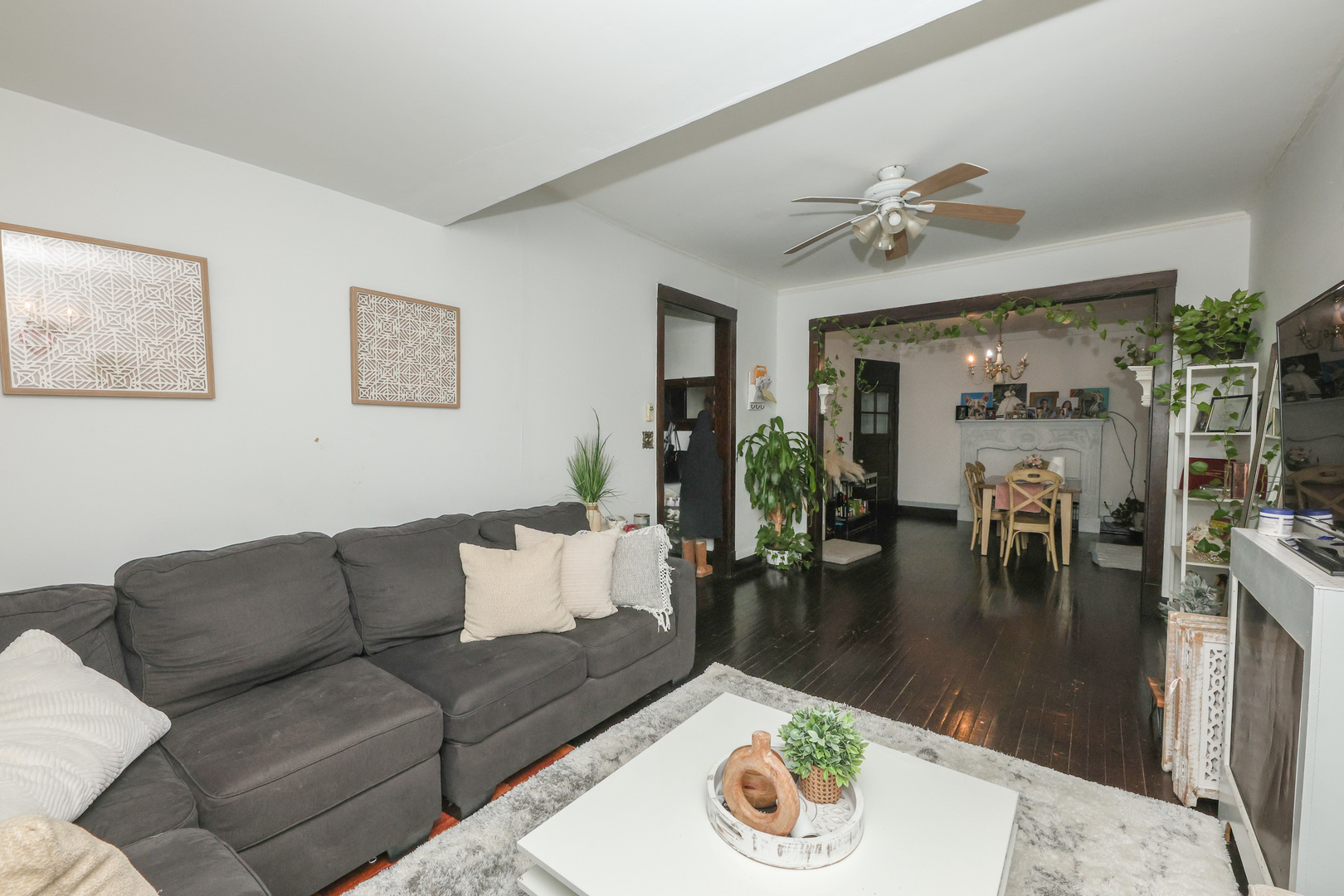 5351 N Kimball Avenue, Chicago, IL 60625