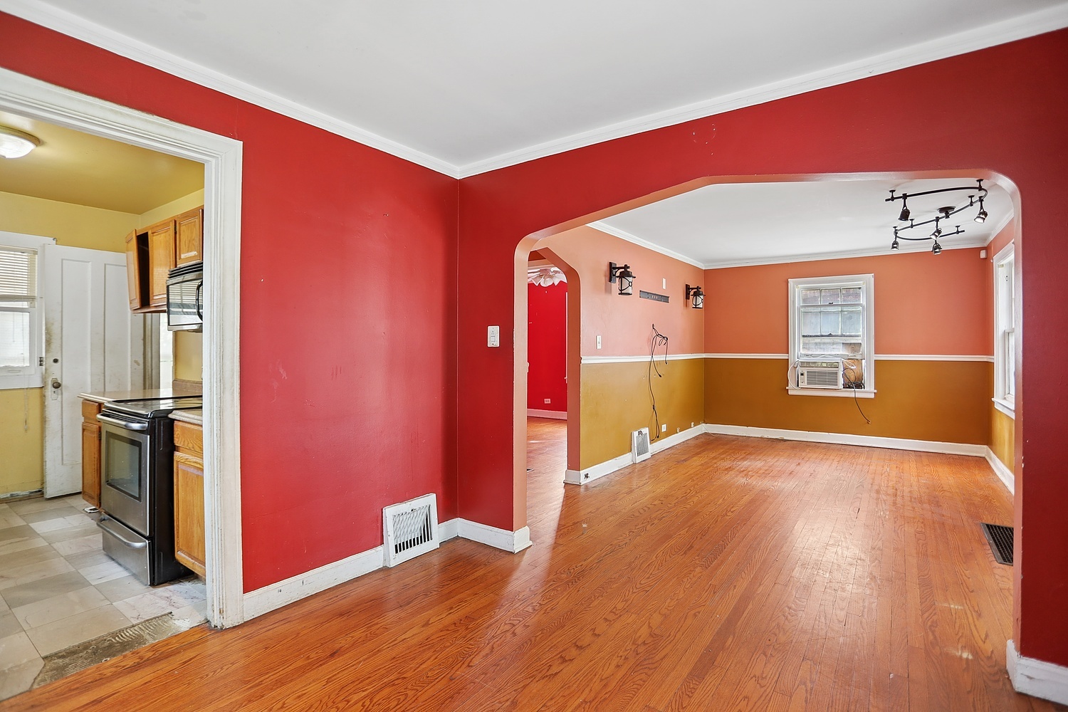 1925 S 22nd Avenue, Maywood, IL 60153