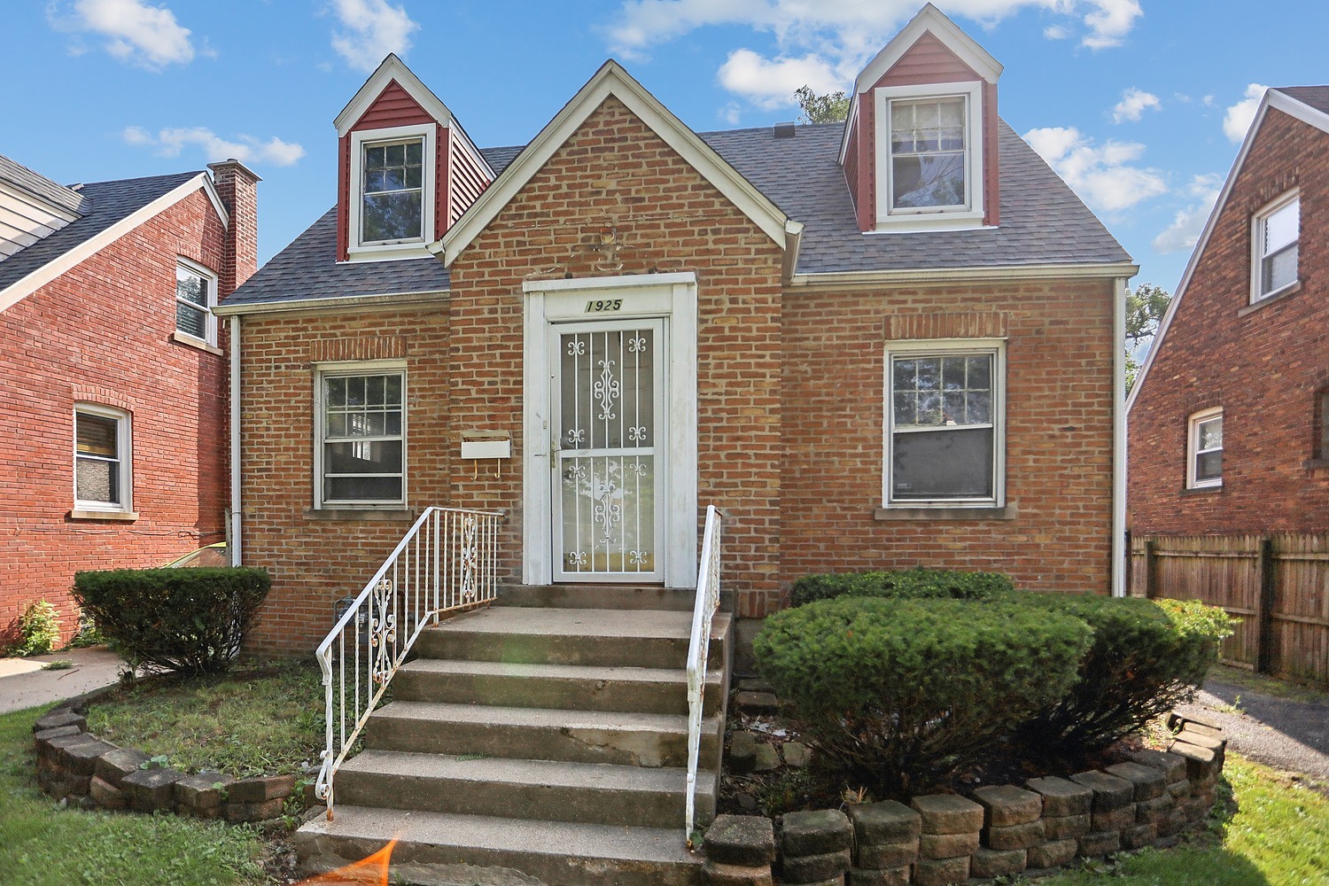 1925 S 22nd Avenue, Maywood, IL 60153