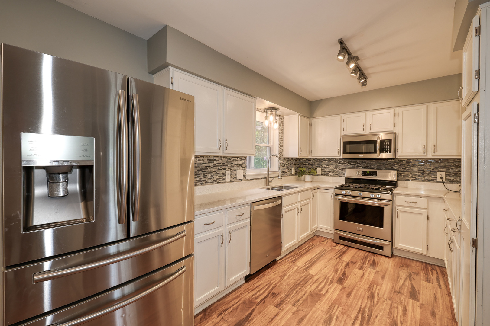 662 Nichole Lane, Geneva, IL 60134
