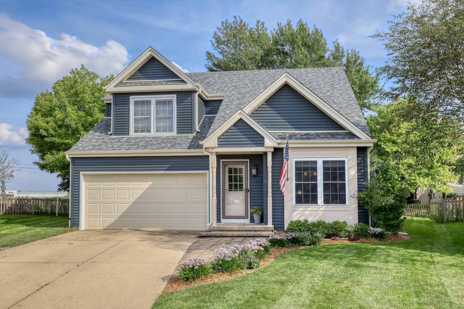 662 Nichole Lane, Geneva, IL 60134