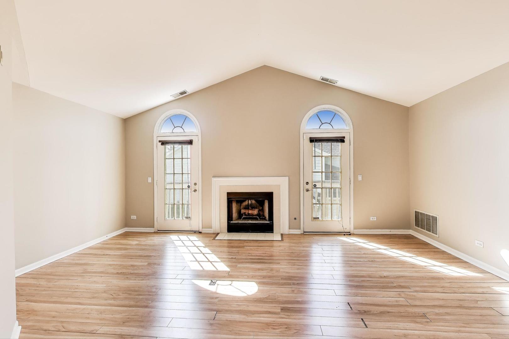 914 Prospect Court #914, Naperville, IL 60540