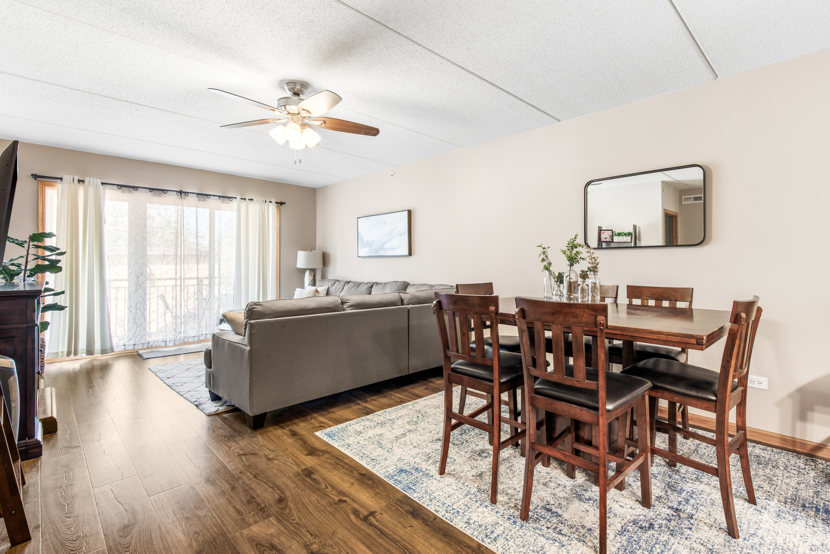 1378 Perry Street #208, Des Plaines, IL 60016