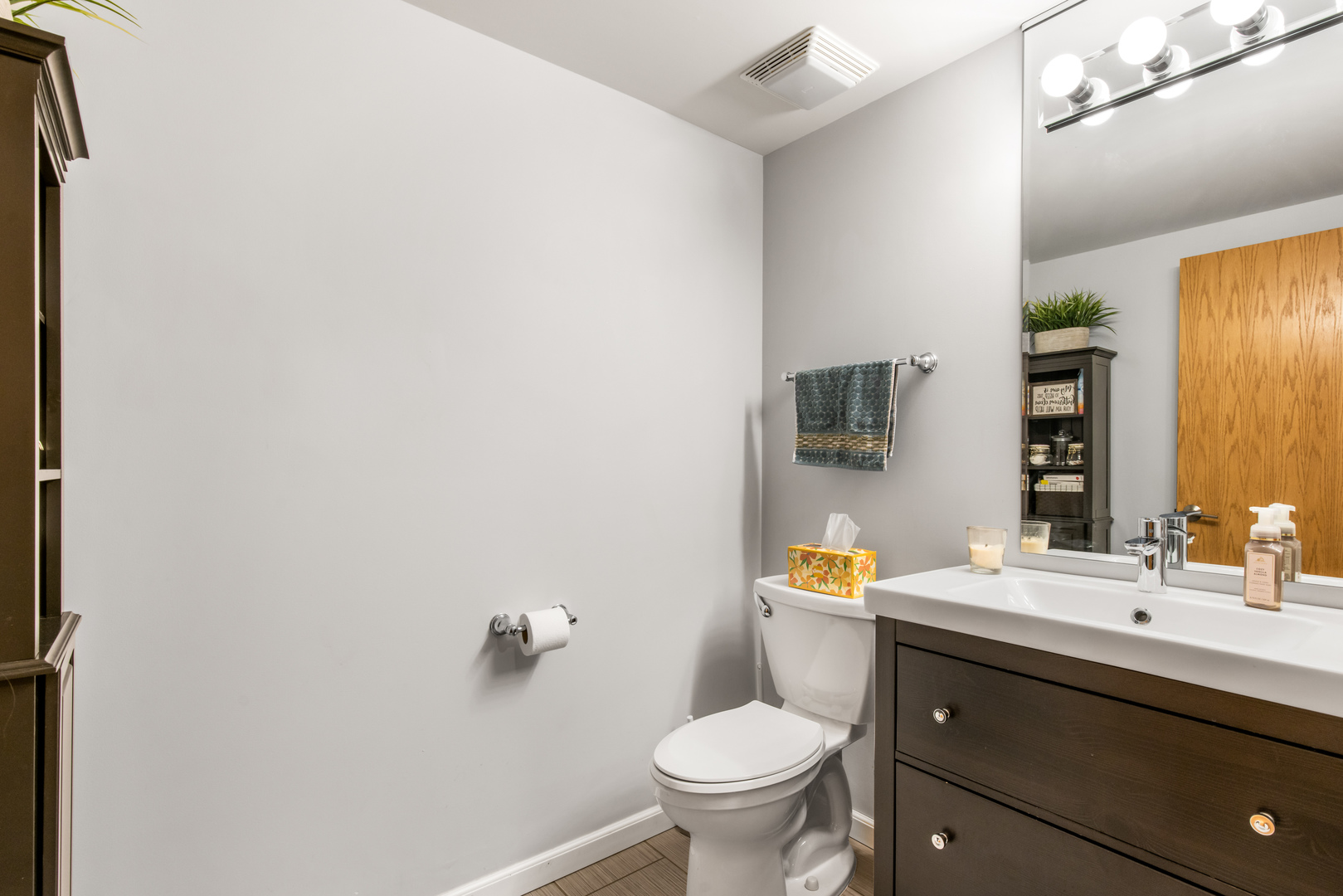 1378 Perry Street #208, Des Plaines, IL 60016