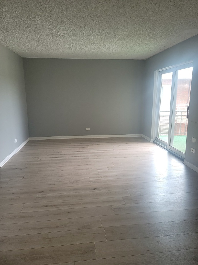 4612 River Road #3-E, Schiller Park, IL 60176
