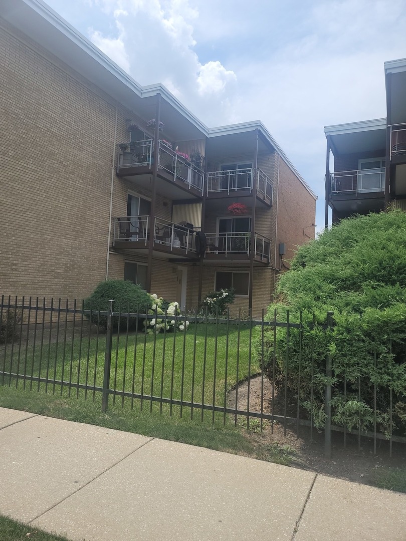 4612 River Road #3-E, Schiller Park, IL 60176
