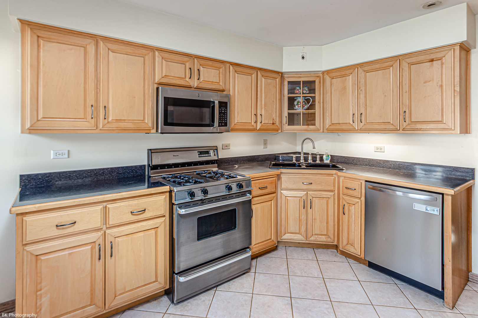 4533 W 99th Place, Oak Lawn, IL 60453