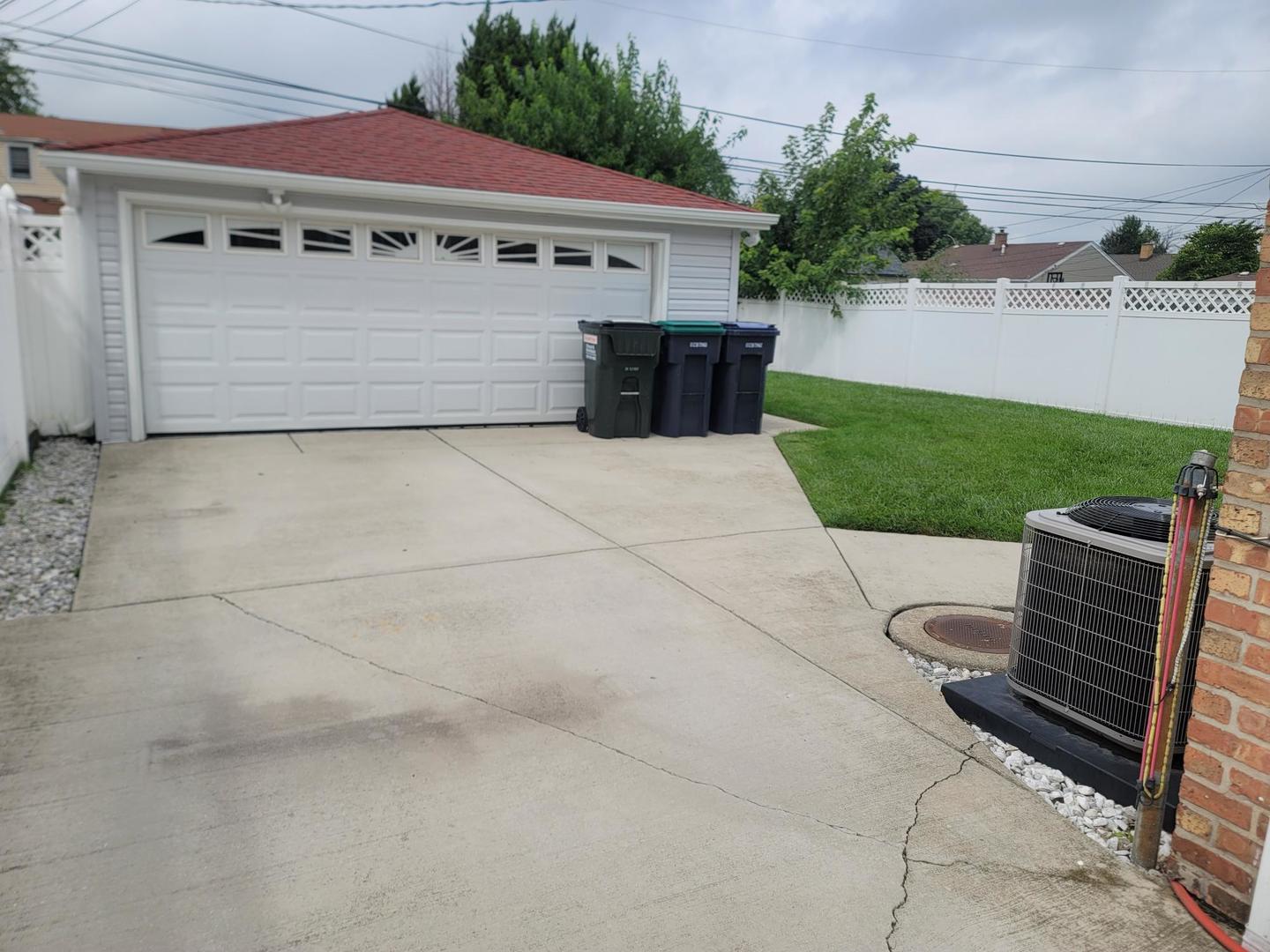 8742 S Fairfield Avenue, Evergreen Park, IL 60805
