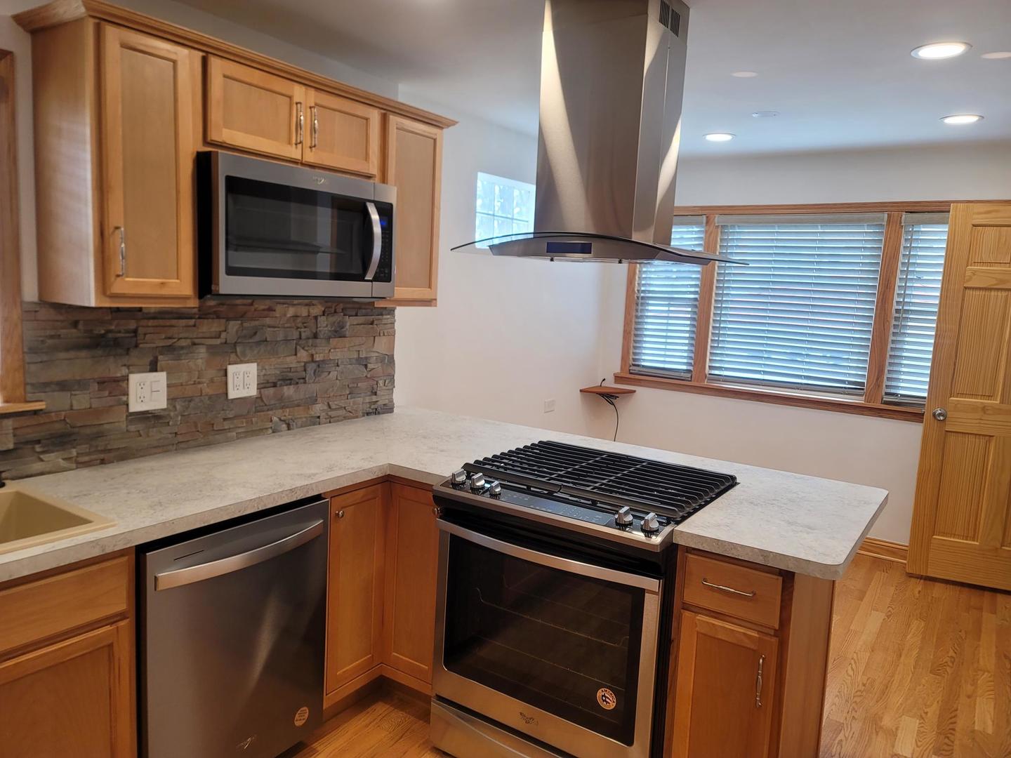 8742 S Fairfield Avenue, Evergreen Park, IL 60805