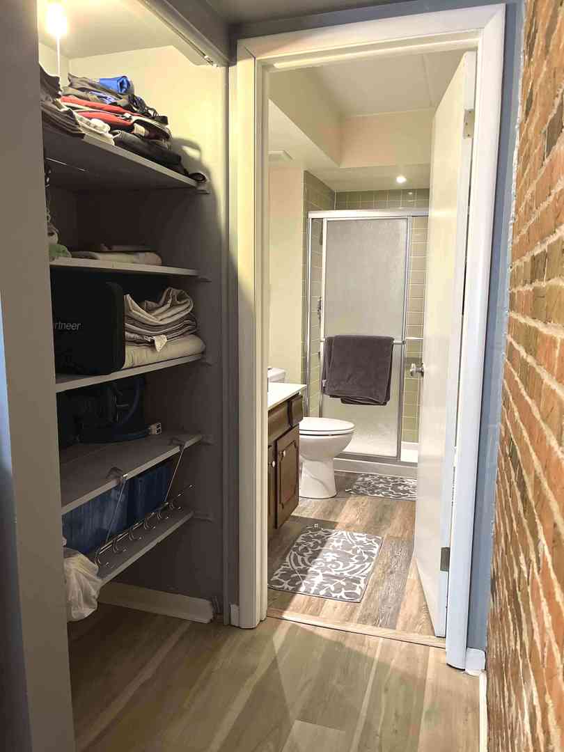 900 S River Road #3A, Des Plaines, IL 60016