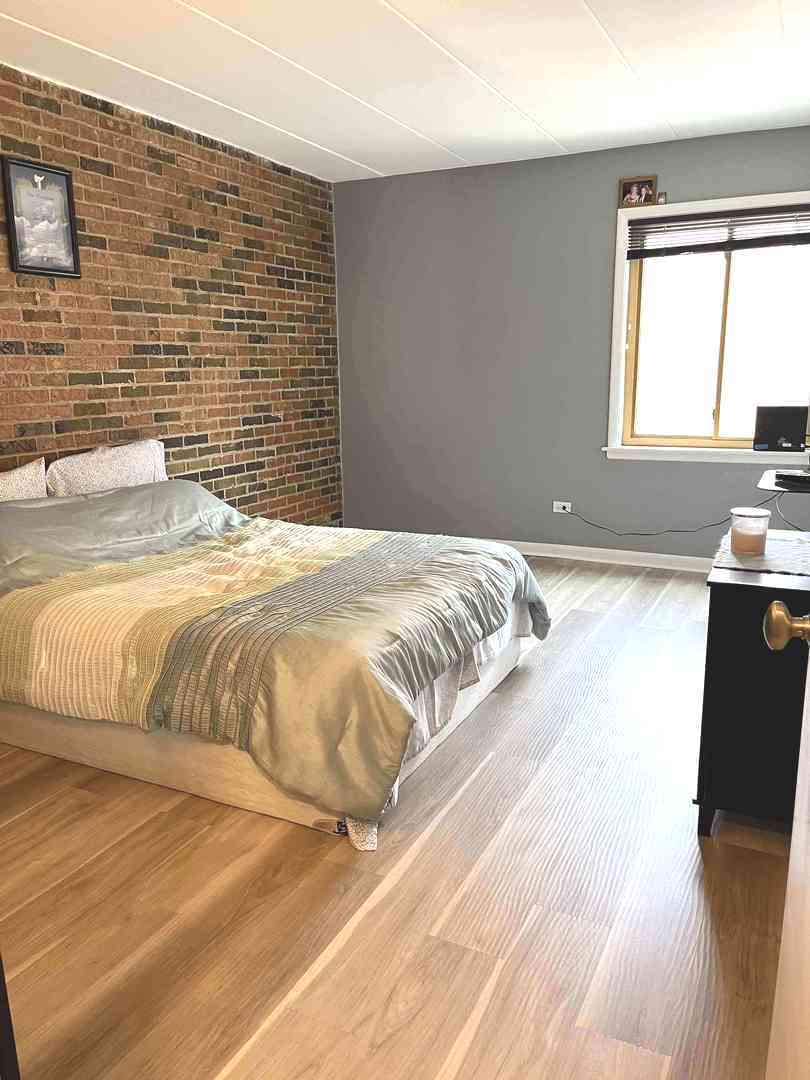 900 S River Road #3A, Des Plaines, IL 60016