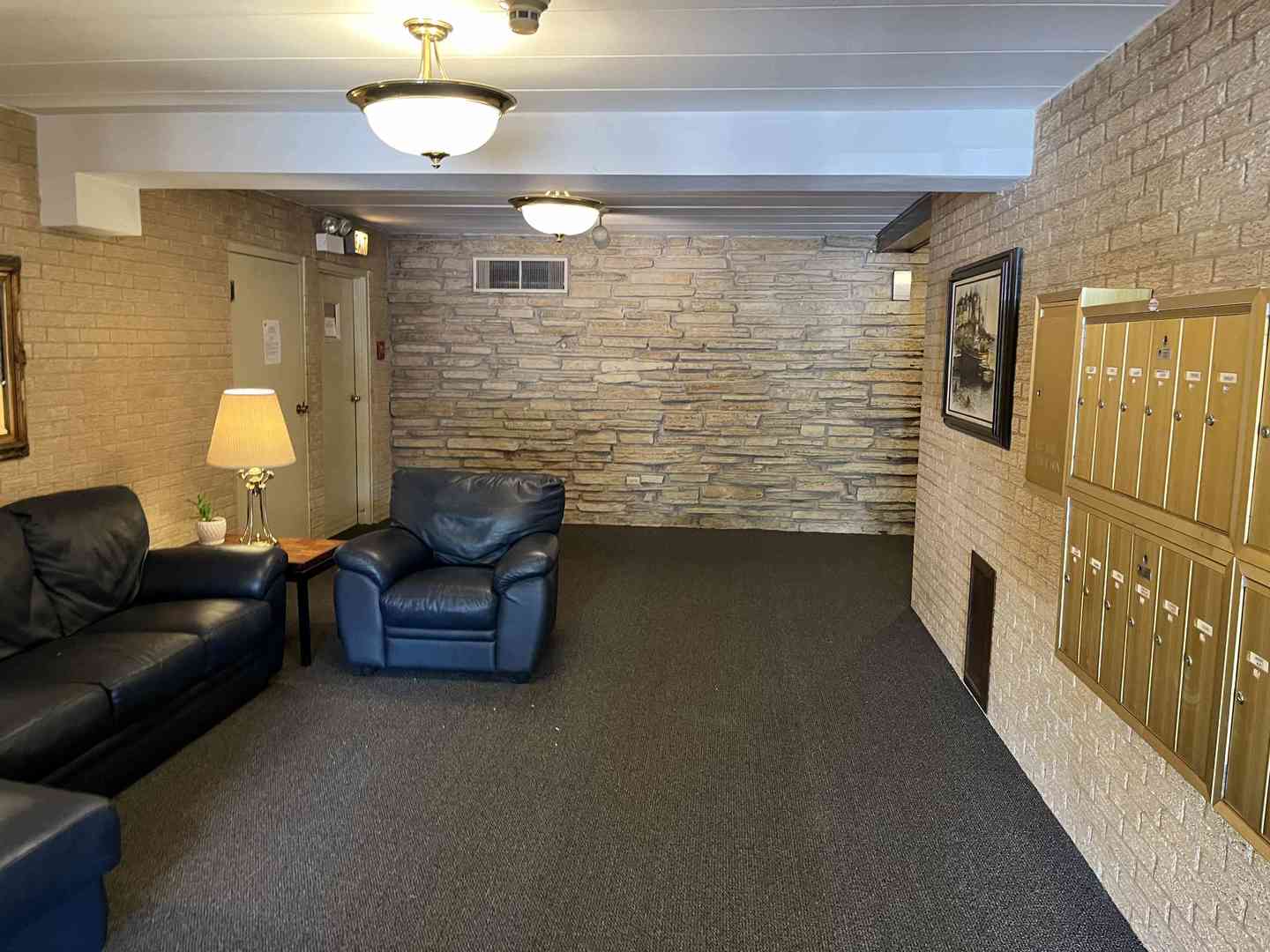 900 S River Road #3A, Des Plaines, IL 60016