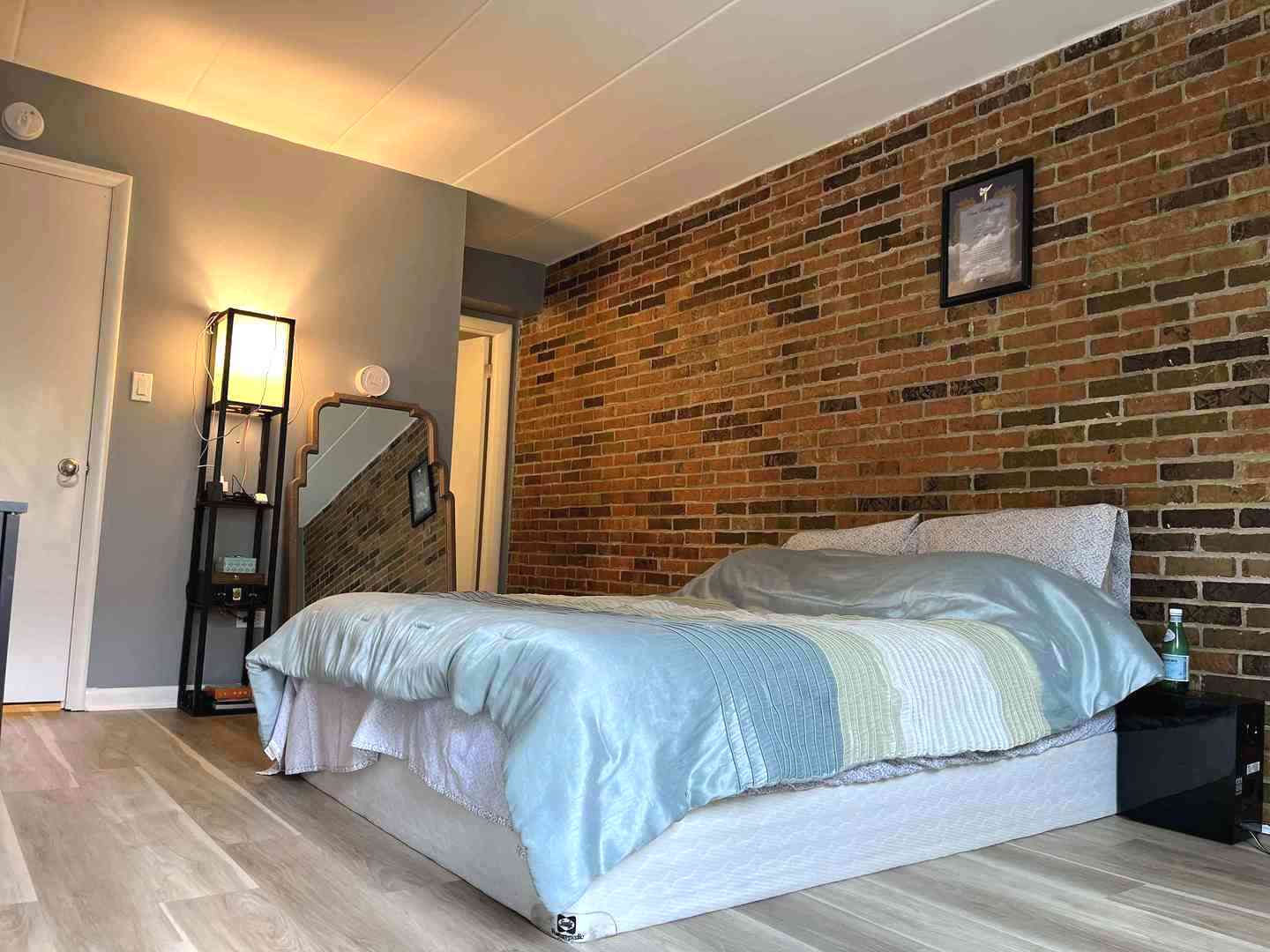 900 S River Road #3A, Des Plaines, IL 60016