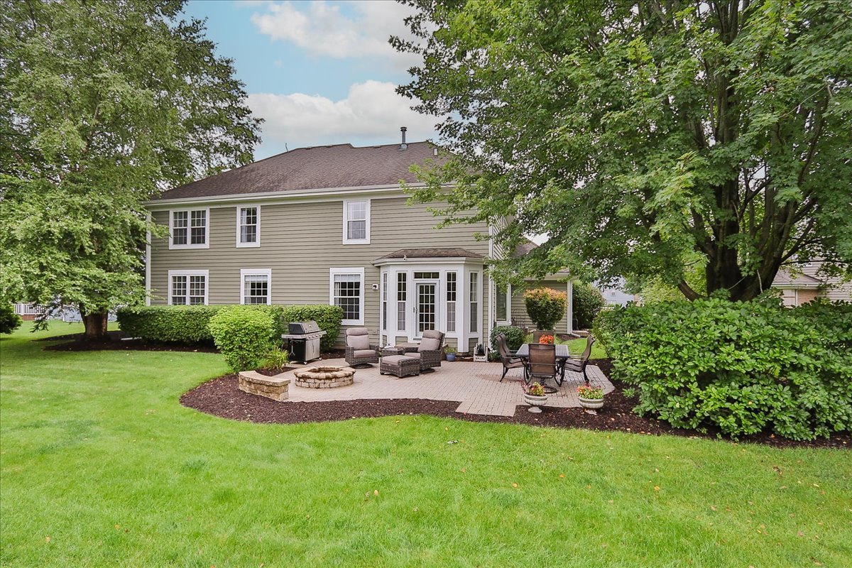 22 Dorchester Court, Hawthorn Woods, IL 60047