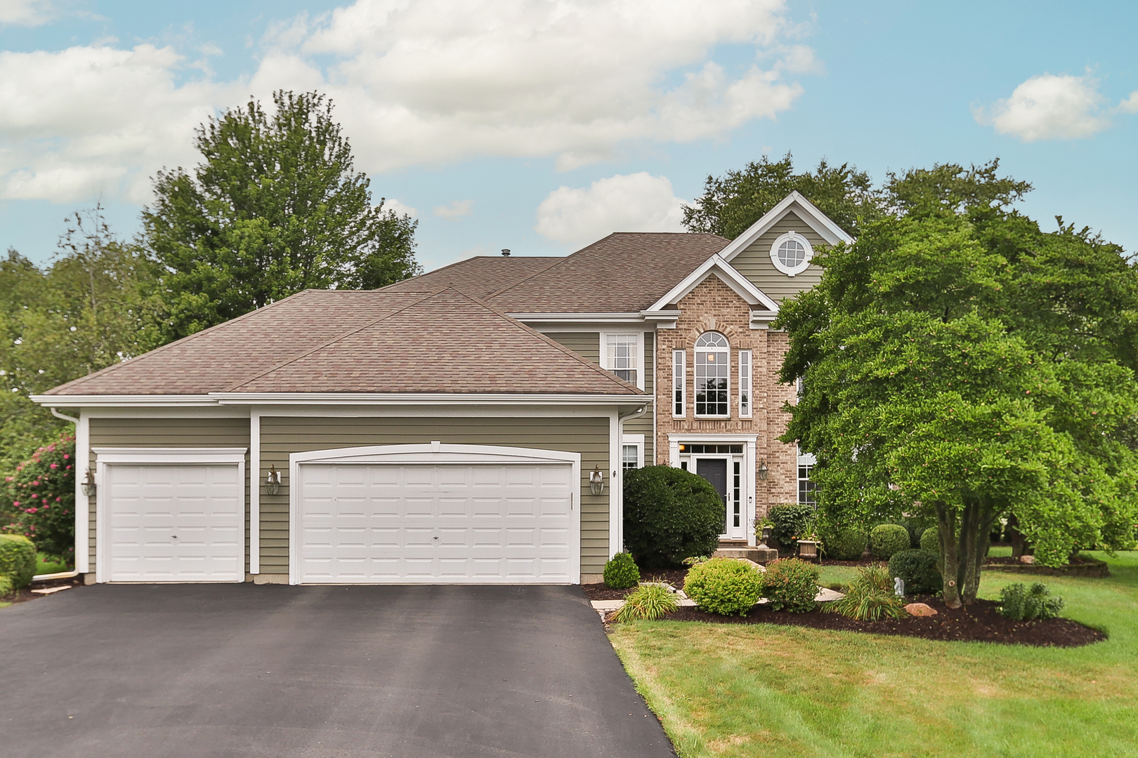 22 Dorchester Court, Hawthorn Woods, IL 60047