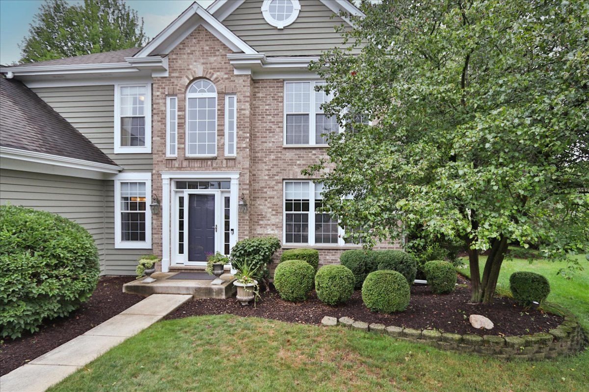 22 Dorchester Court, Hawthorn Woods, IL 60047