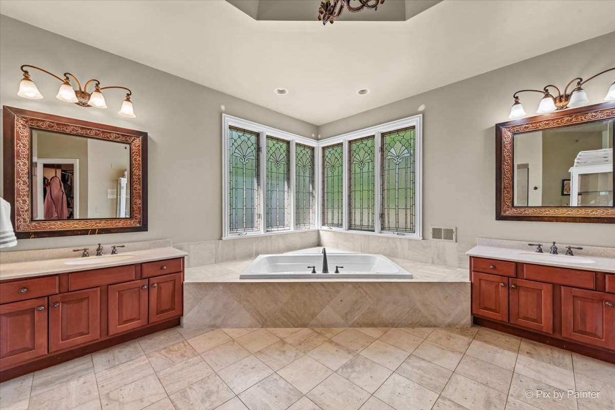 4706 Cantibury Court, Long Grove, IL 60047