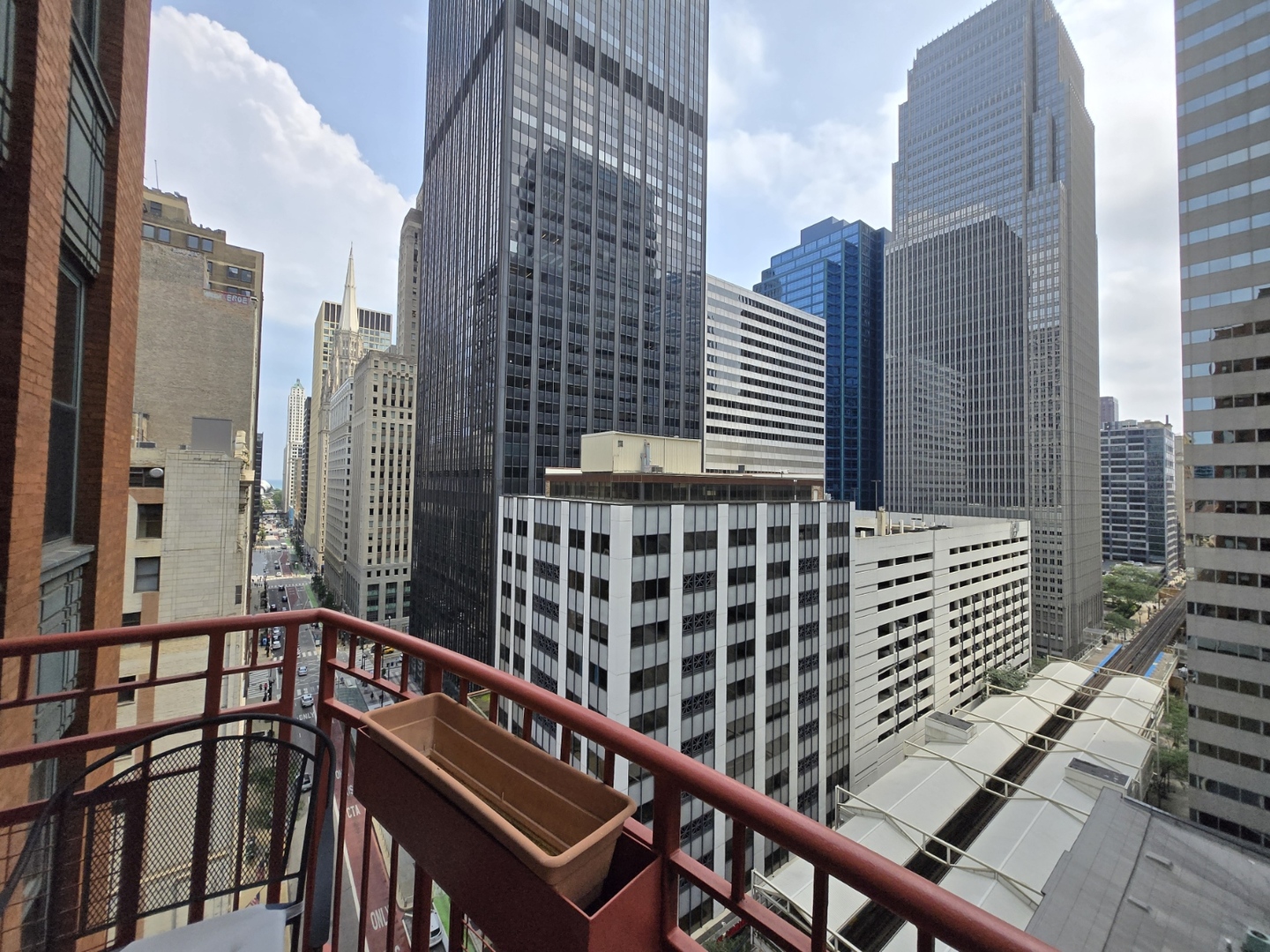 208 W Washington Street #1211, Chicago, IL 60606