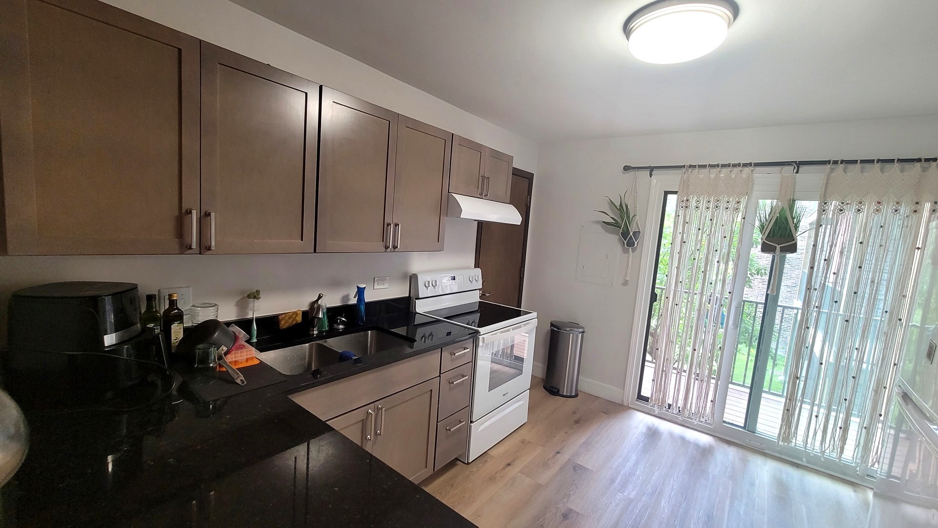 208 DUNTEMAN Drive #202, Glendale Heights, IL 60139