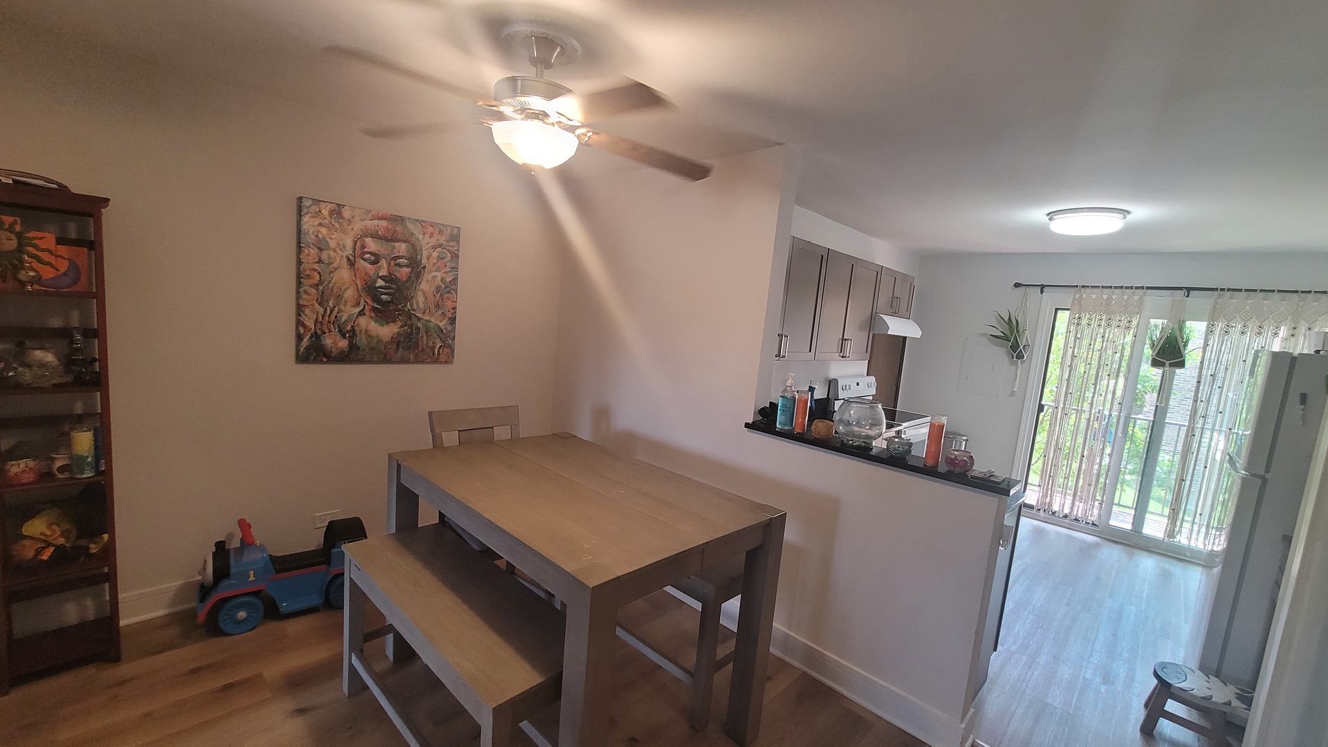 208 DUNTEMAN Drive #202, Glendale Heights, IL 60139