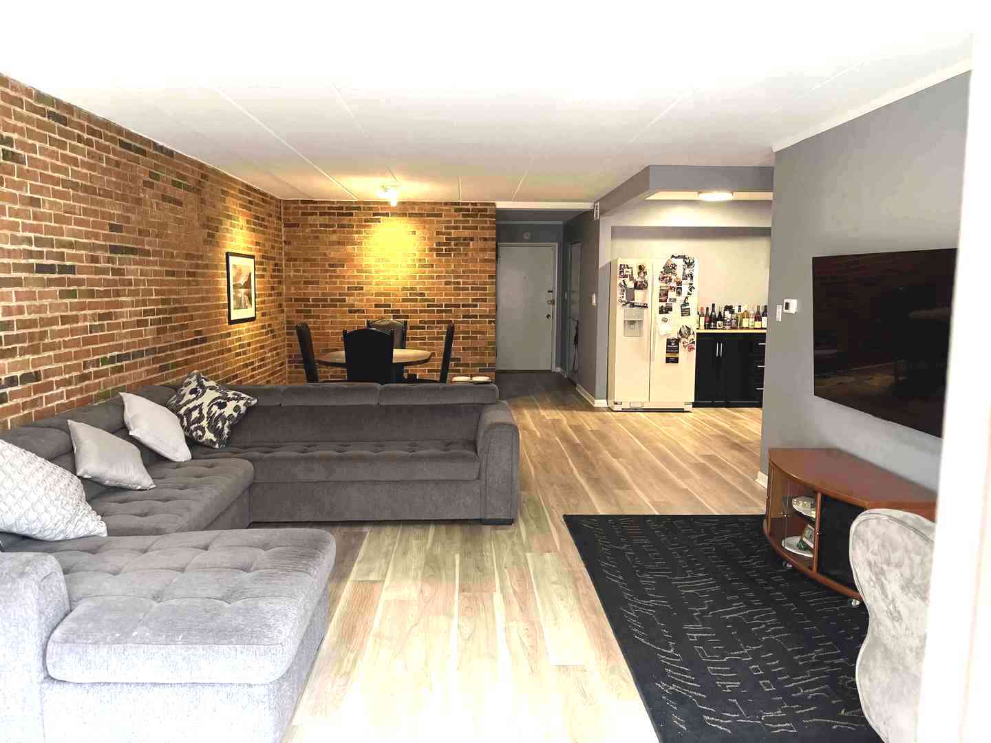 900 S River Road #3A, Des Plaines, IL 60016