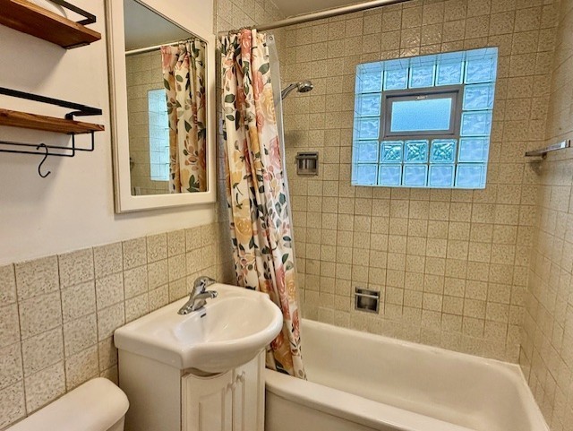 2462 S Scott Street, Des Plaines, IL 60018