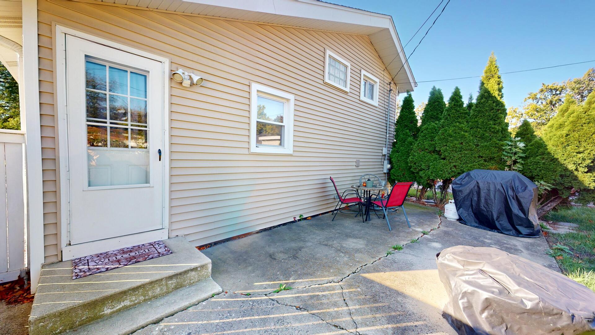 700 W Pleasant Avenue, Villa Park, IL 60181