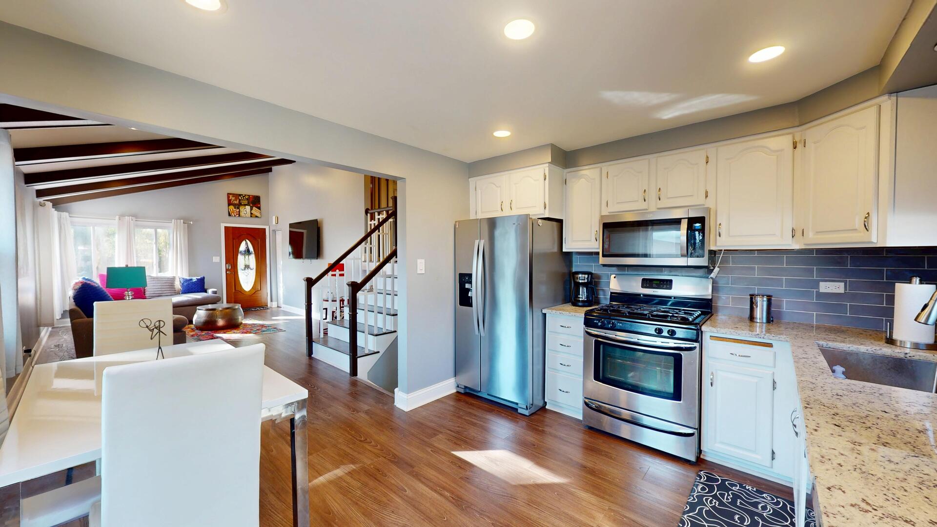 700 W Pleasant Avenue, Villa Park, IL 60181