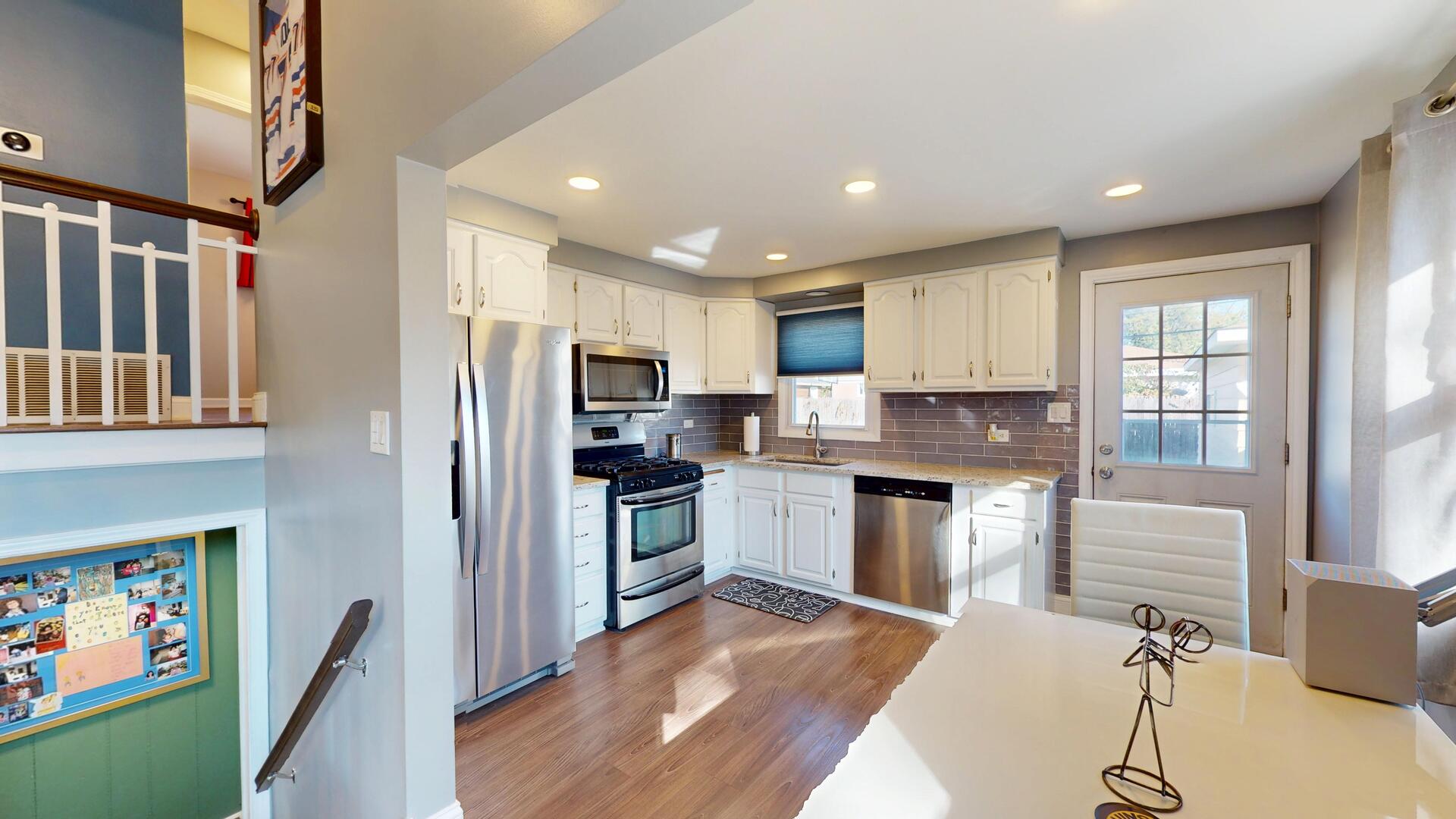 700 W Pleasant Avenue, Villa Park, IL 60181
