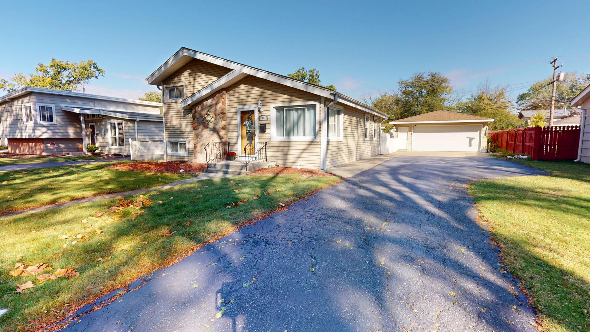 700 W Pleasant Avenue, Villa Park, IL 60181