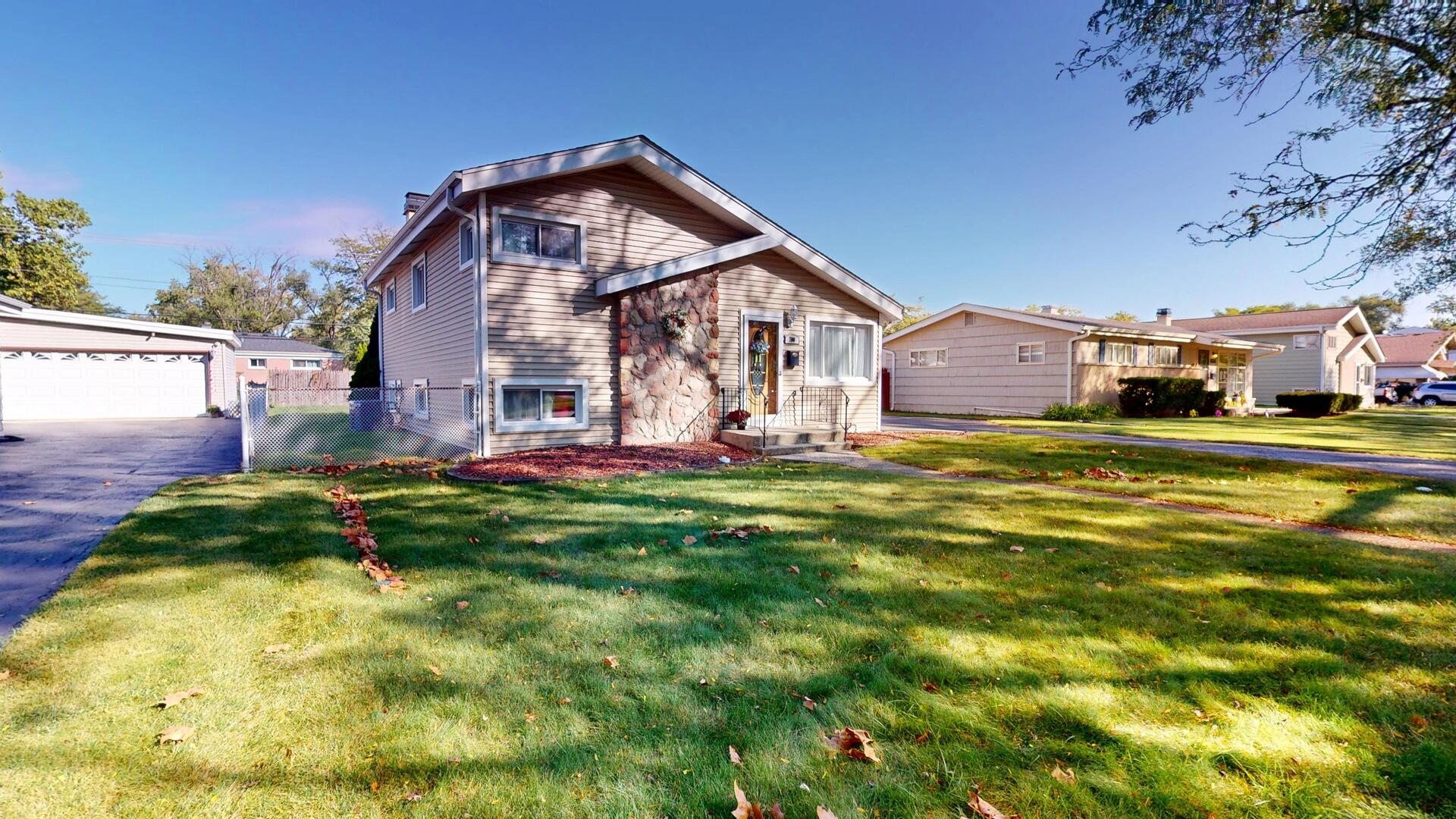 700 W Pleasant Avenue, Villa Park, IL 60181