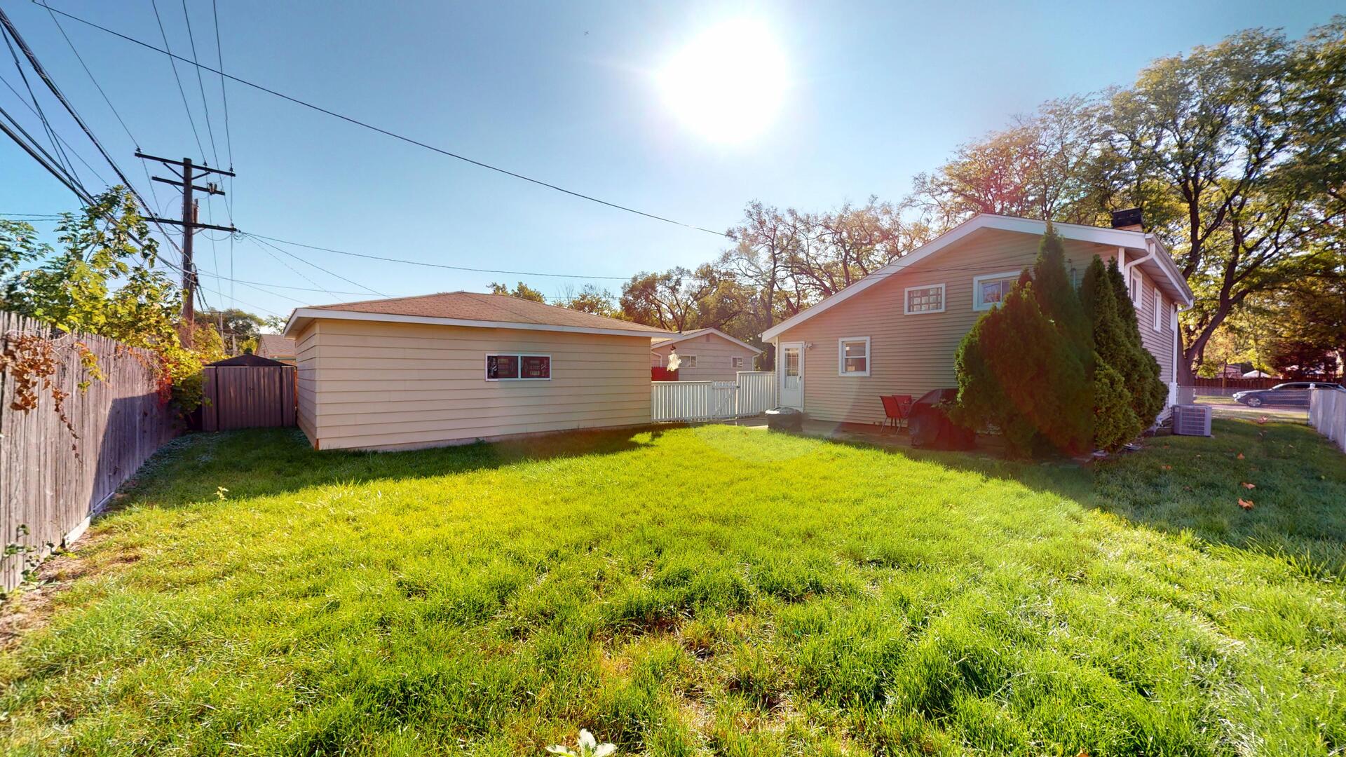 700 W Pleasant Avenue, Villa Park, IL 60181