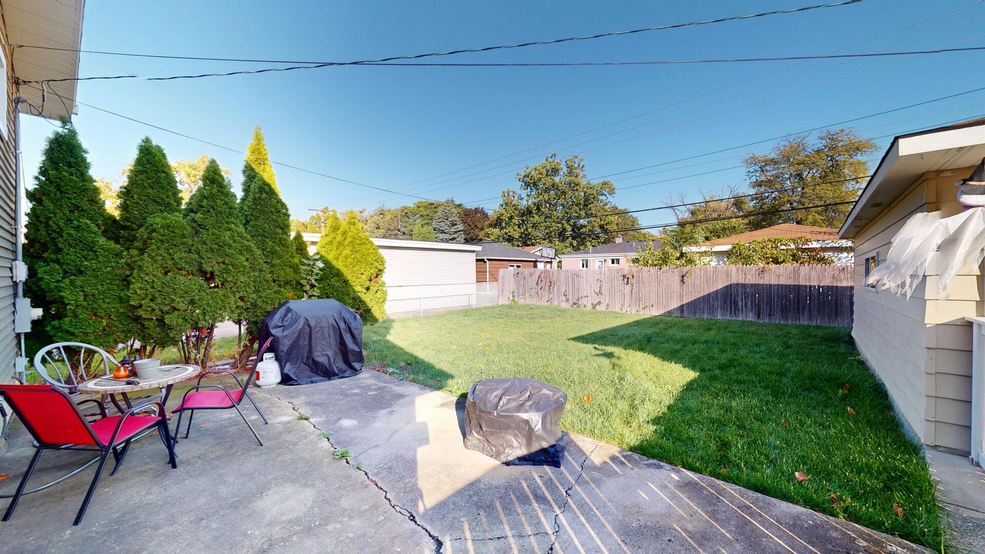 700 W Pleasant Avenue, Villa Park, IL 60181