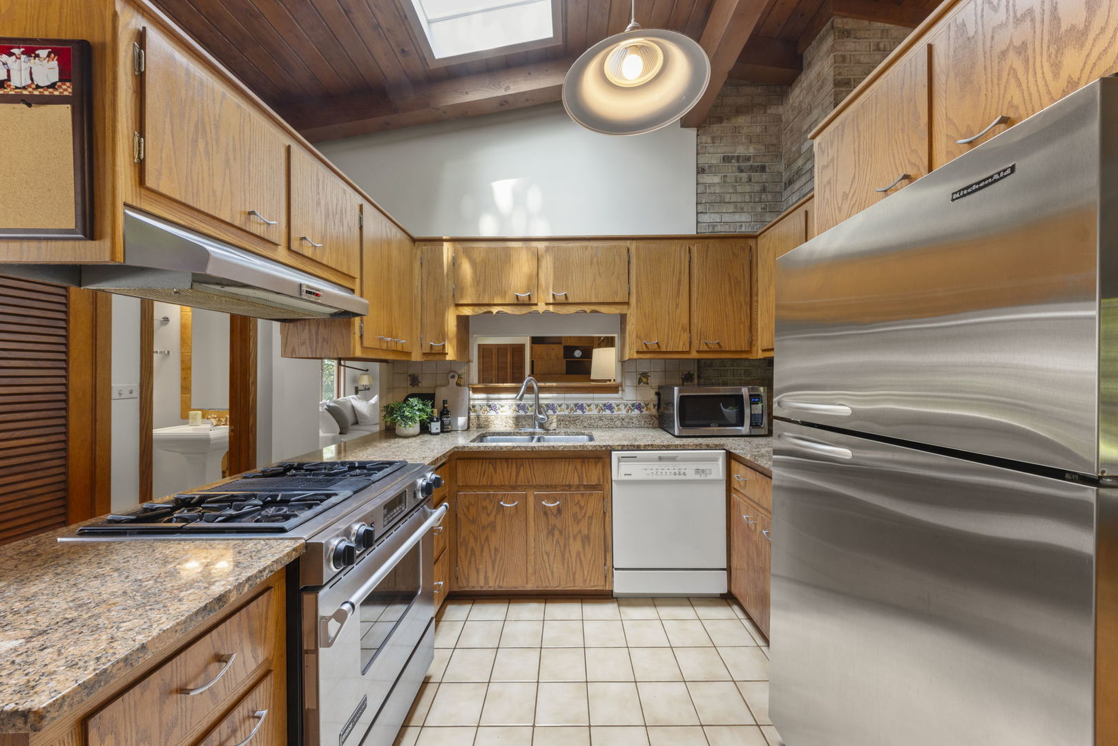 621 Plamondon Court, Wheaton, IL 60189
