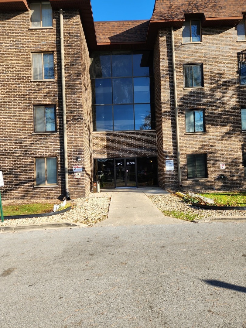 840 Elder Road #A414, Homewood, IL 60430
