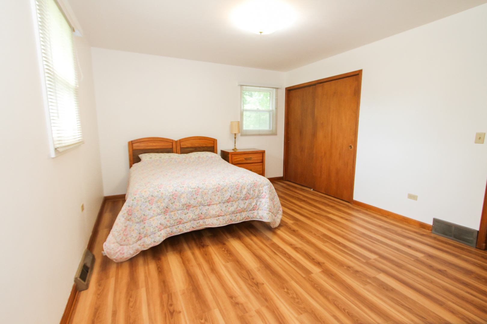 995 N Meadow Lane, Elgin, IL 60123