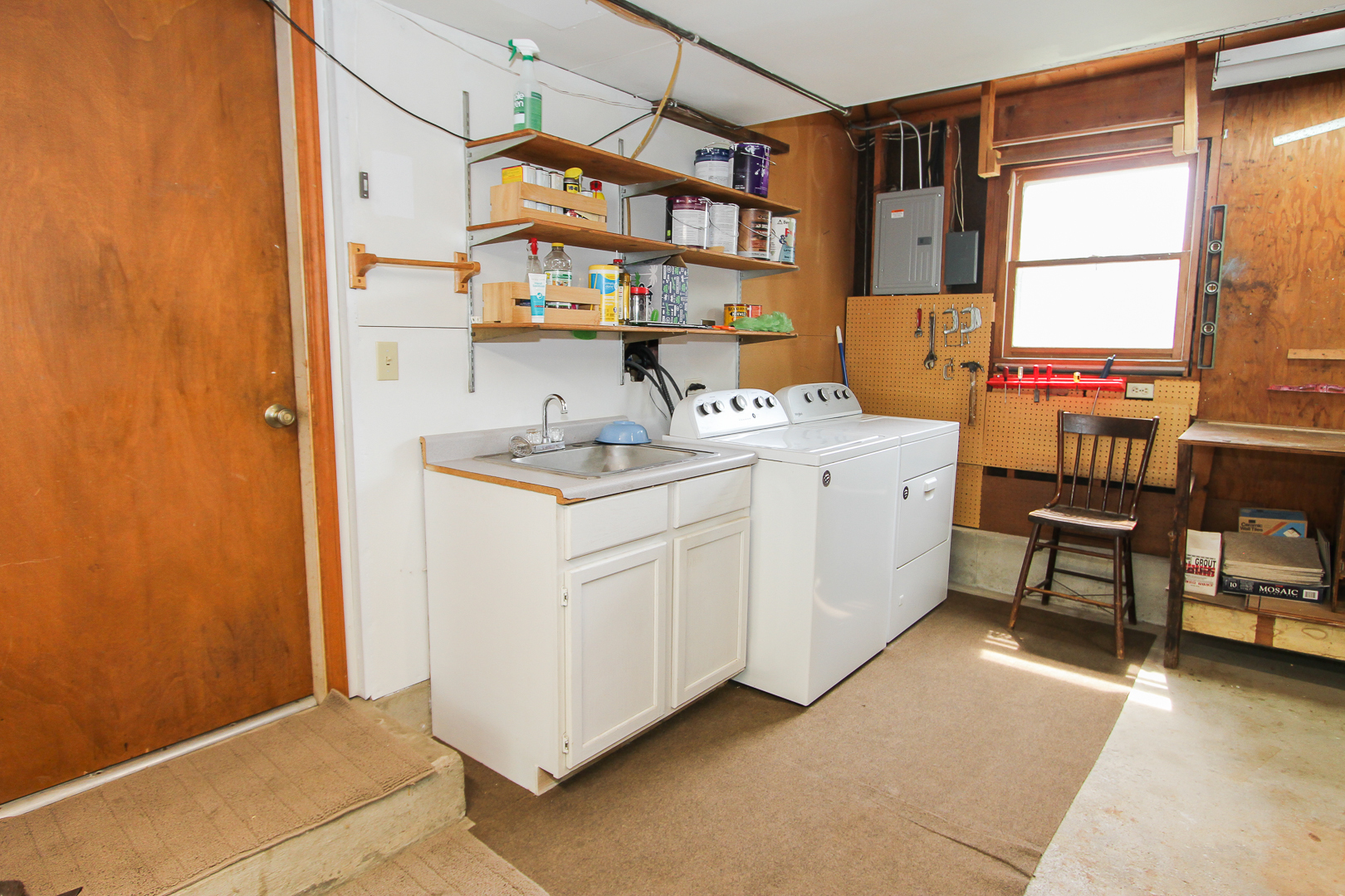 995 N Meadow Lane, Elgin, IL 60123