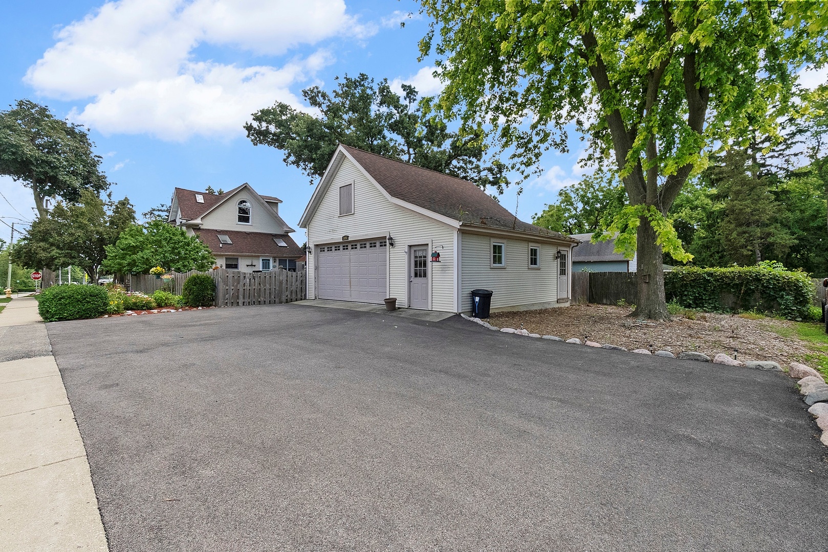 1084 Main Street, Antioch, IL 60002