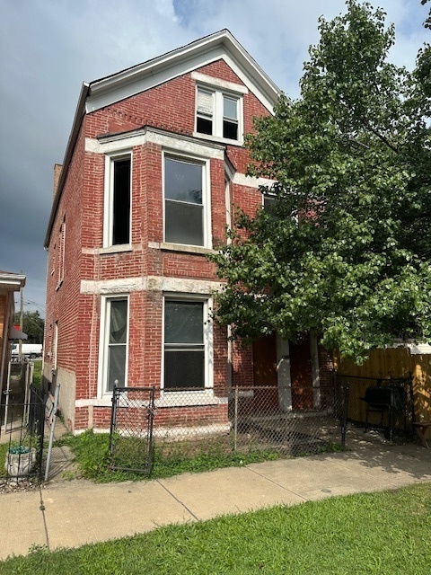 10008 S Indiana Avenue, Chicago, IL 60628
