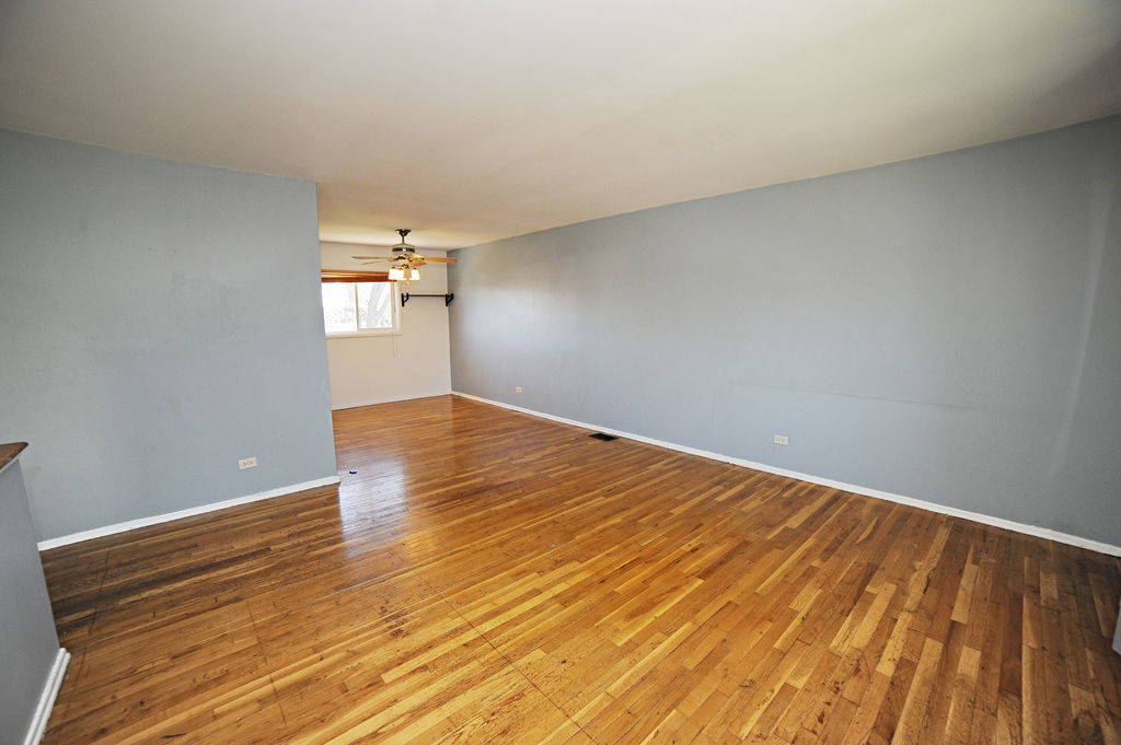 1425 Highland Boulevard, Hoffman Estates, IL 60195
