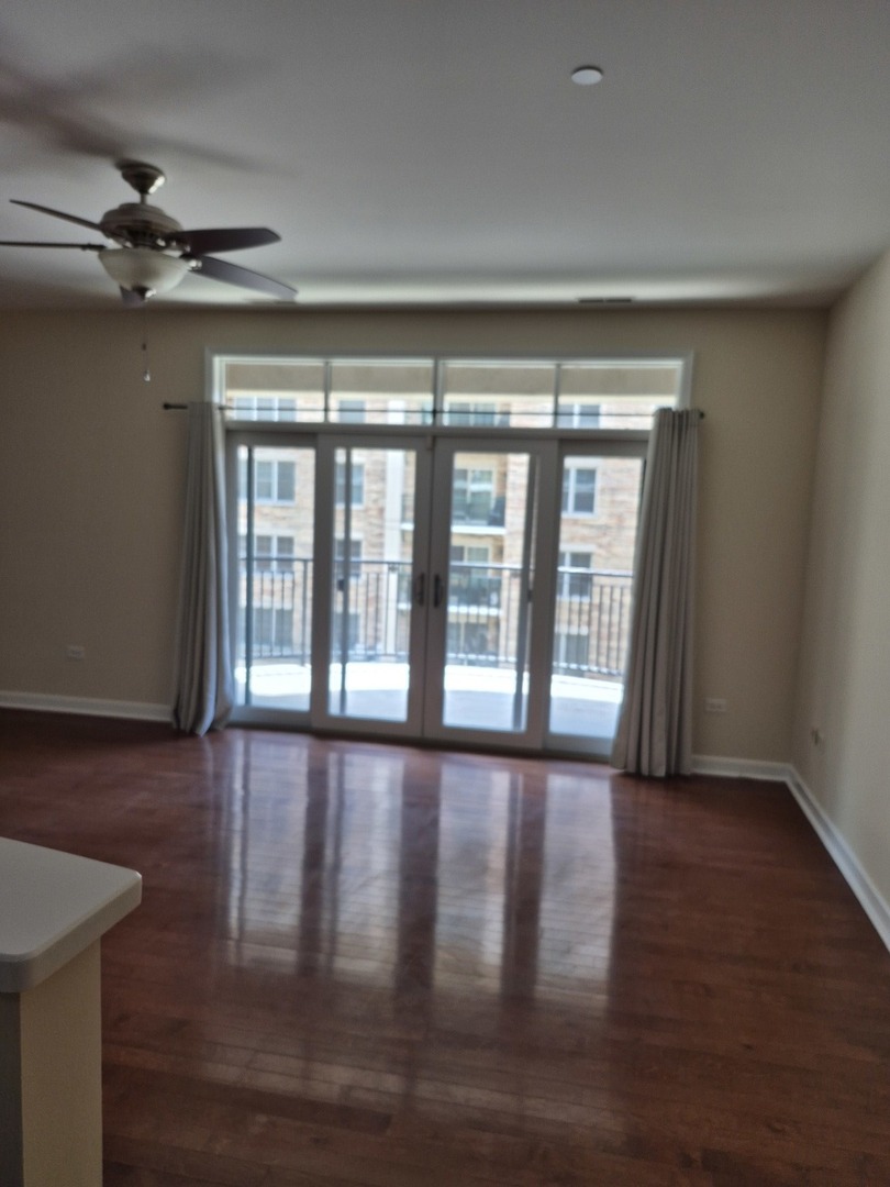 151 W Wing Street #301, Arlington Heights, IL 60005