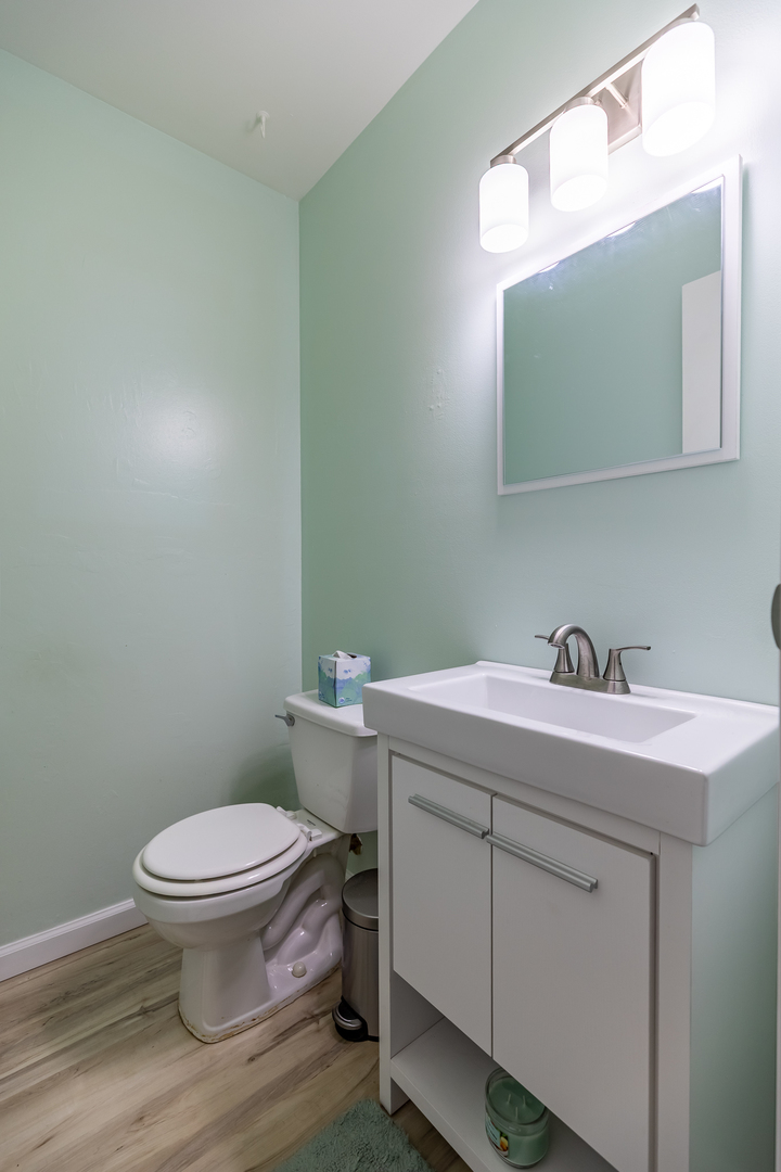 16527 Craig Drive, Oak Forest, IL 60452