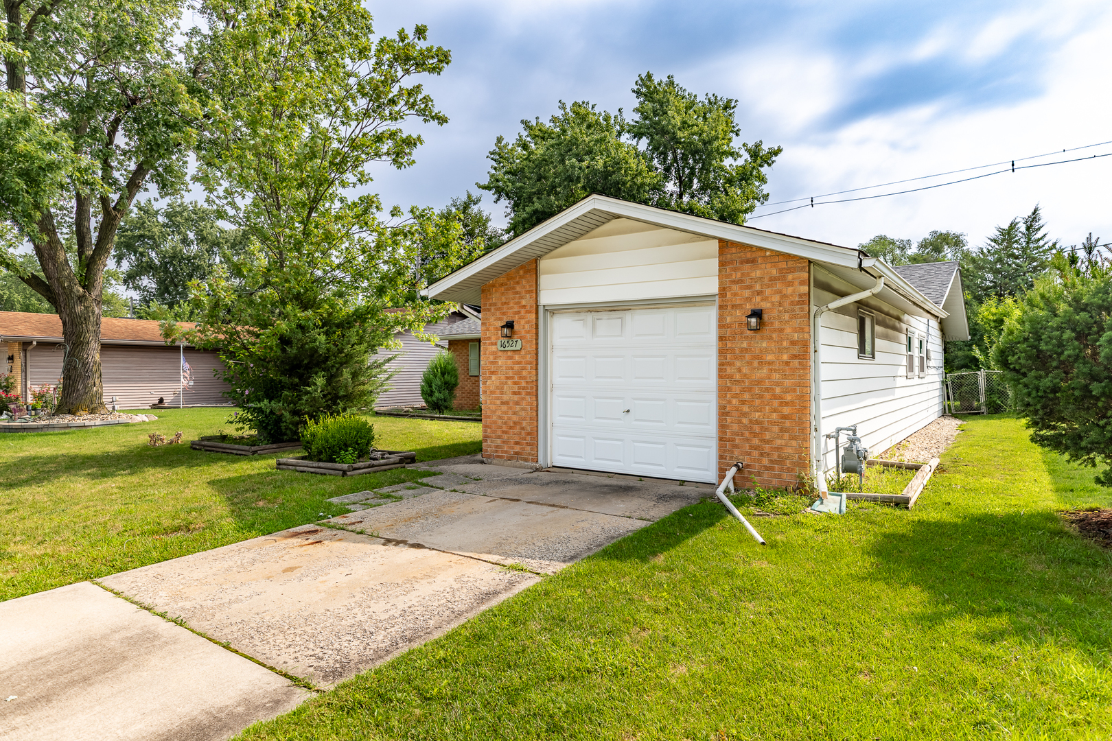 16527 Craig Drive, Oak Forest, IL 60452